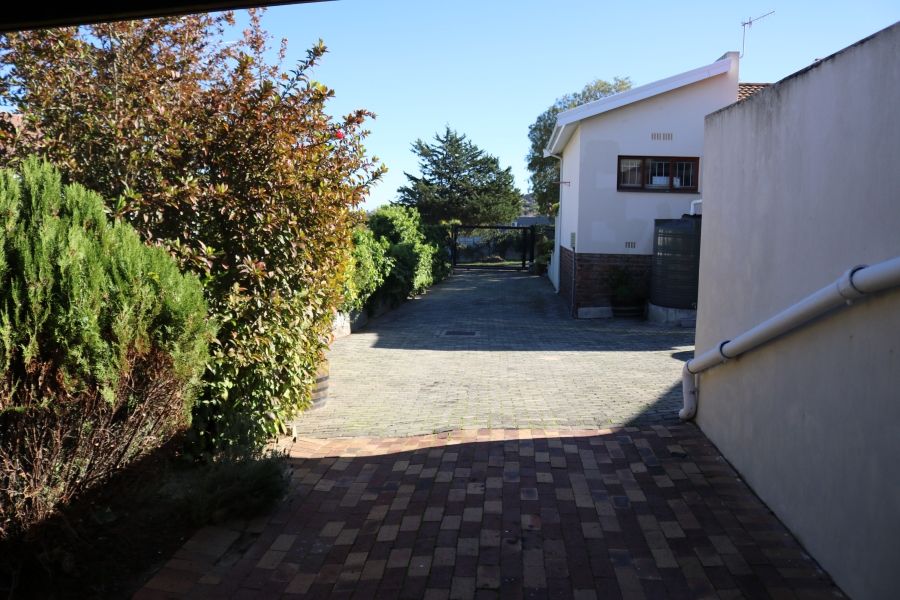 To Let 3 Bedroom Property for Rent in Die Wingerd Western Cape